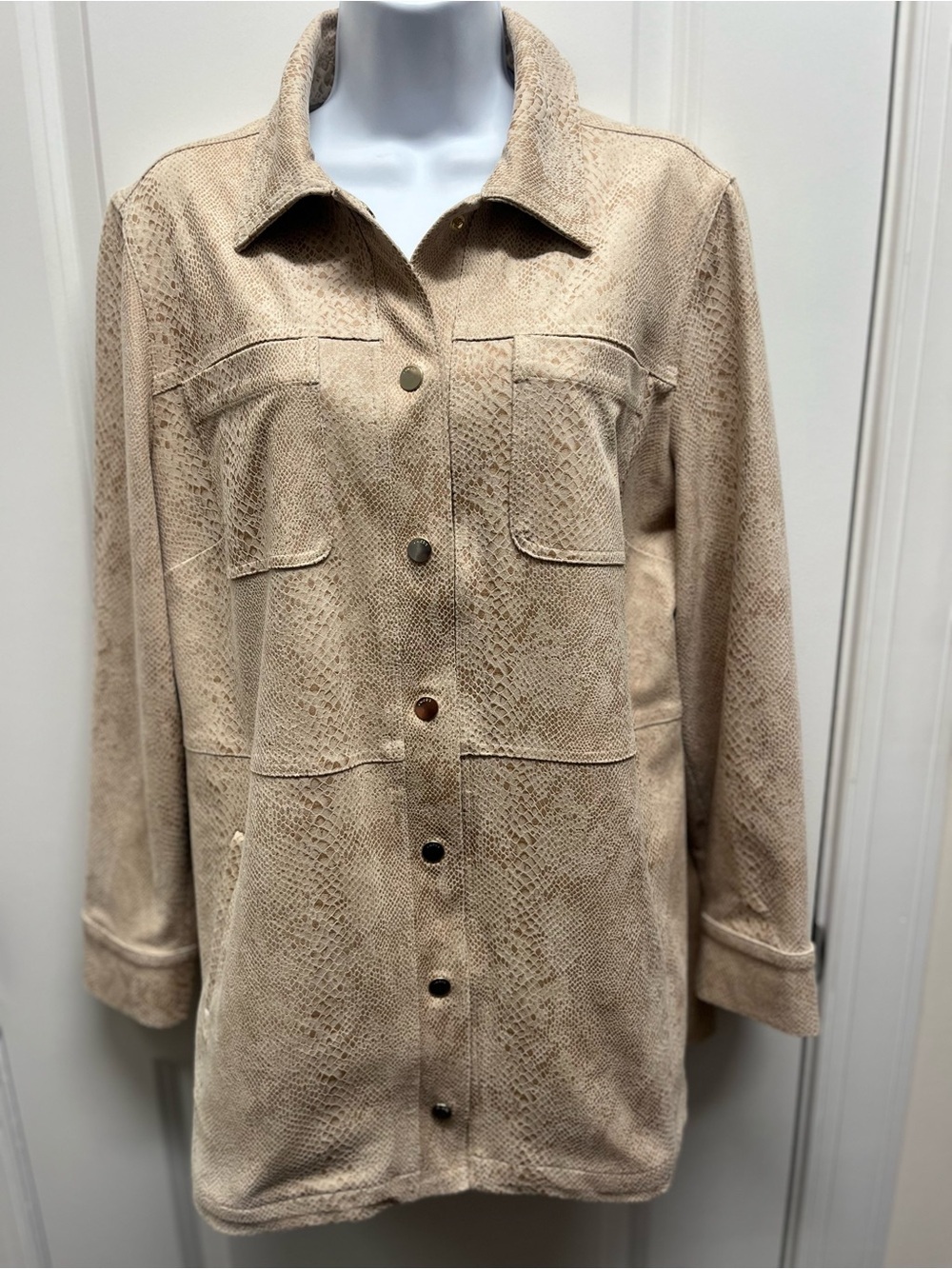 Chico's Beige Snakeskin Faux Leather Shacket - Size 2 (US 12/14)